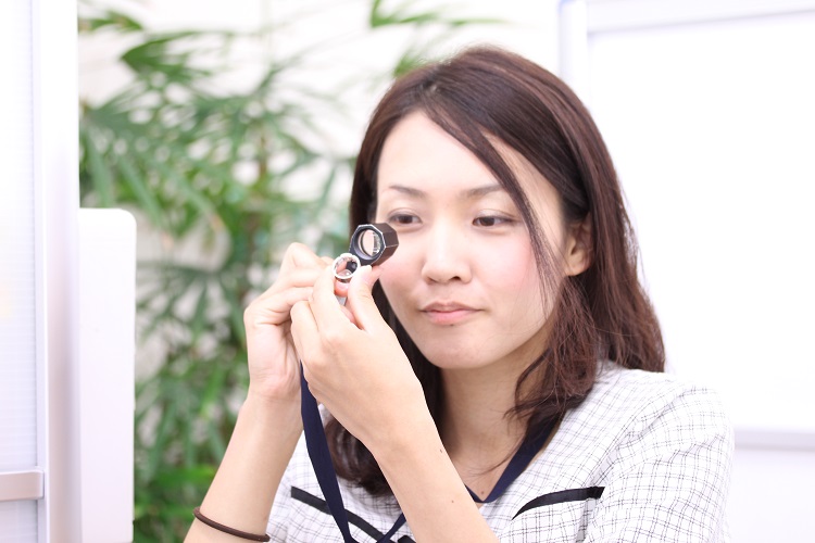 結婚指輪って売れるの 刻印入りやノーブランドでも大丈夫 買取タマ 結婚指輪って売れるの 刻印入りやノーブランドでも大丈夫 買取タマ