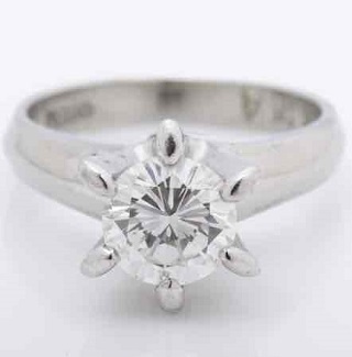 ４５年前にプロポーズで頂いたダイヤモンドリング