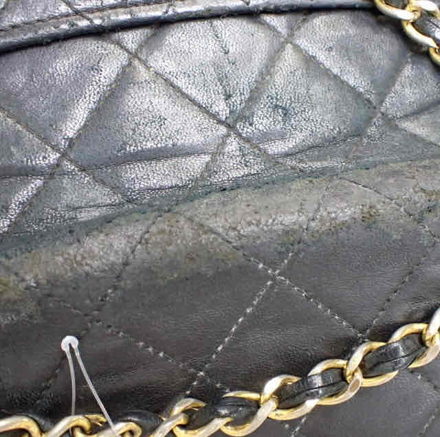 シャネルバッグ 色あせ